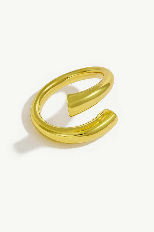 The Oro Curve Ring